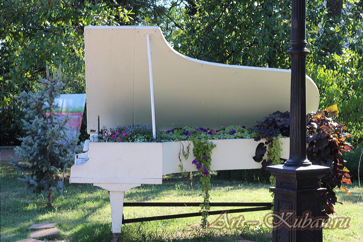 ����� � ������. ����, �������, ������, �����, ���� 2020 �. ������.
���� � 30. ������ 2020 �. 